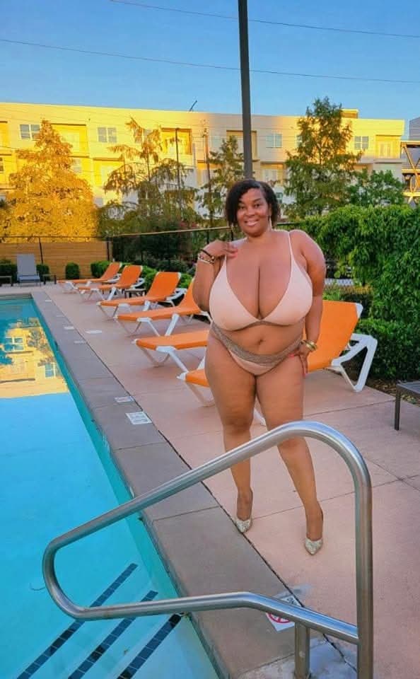 Click to view full size Mature Milf With Super Sized Titties I Want Her Bad Bad& I Would Not Pull Out