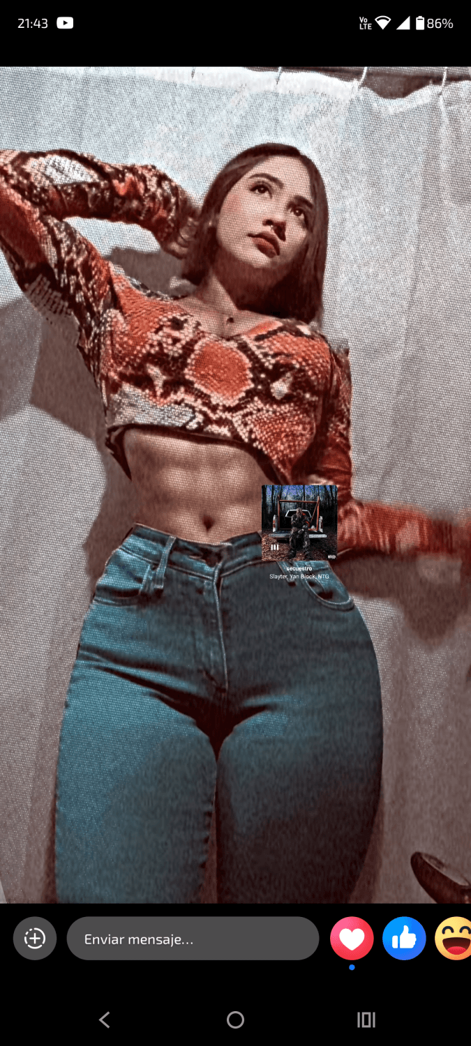 Flaquita hermosa con cuerpazo paso perfil