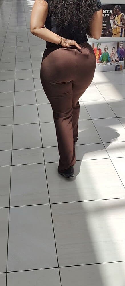 Click to view full size 2 Big Booty Latin Sisters At the Mall