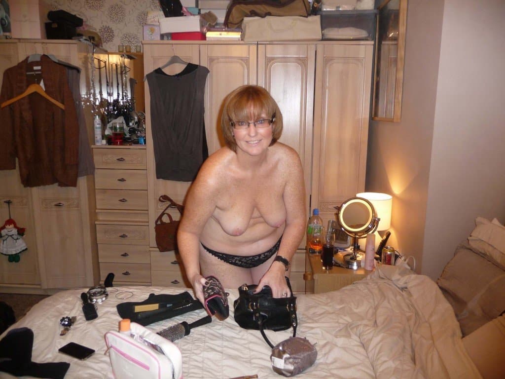 Maria gets her wife and mom cunt fucked part 1