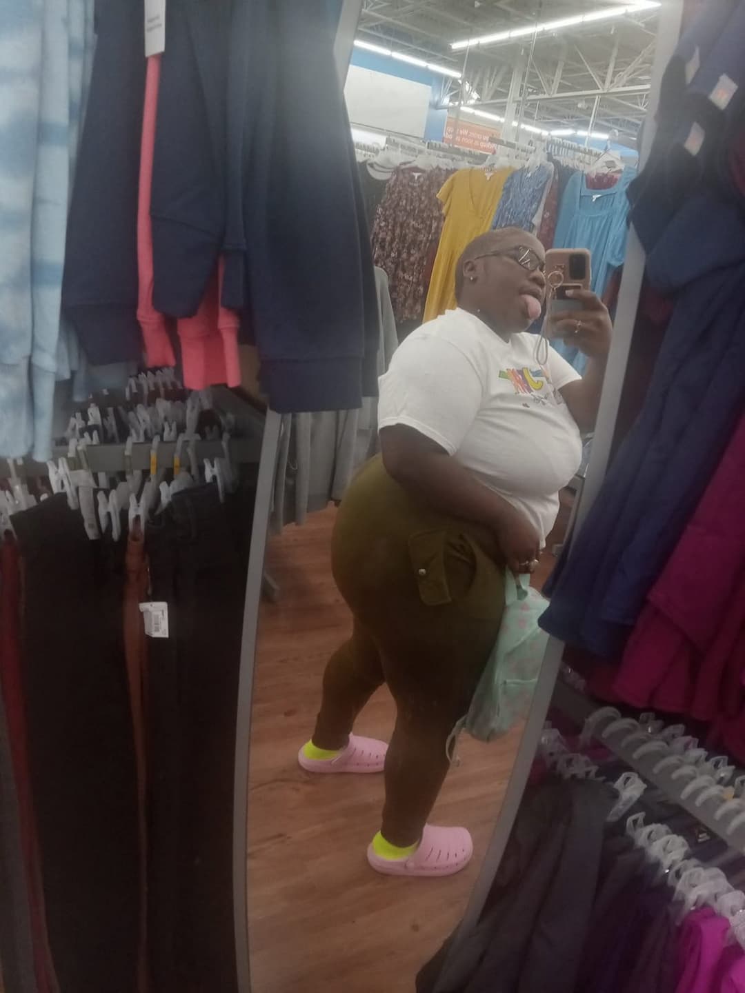 HUGE THICK MEGA EBONY BBW BUG OLE JUICY ASS BOOTY