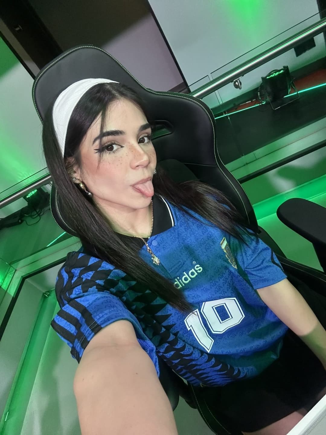 ALANA FLORES PACK COMPLETO XXX C8LO Y T3TA2 CUERPO PERFECTO DESCARGUENLO