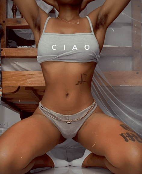 Sexy Slimthick Lesbian