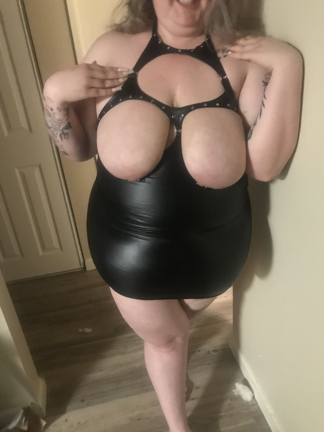 Click to view full size Fat White Bitch With Fat White Tits