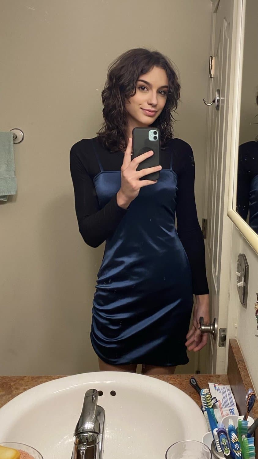 Hot barefoot wife or girlfriend - put her name in the comments