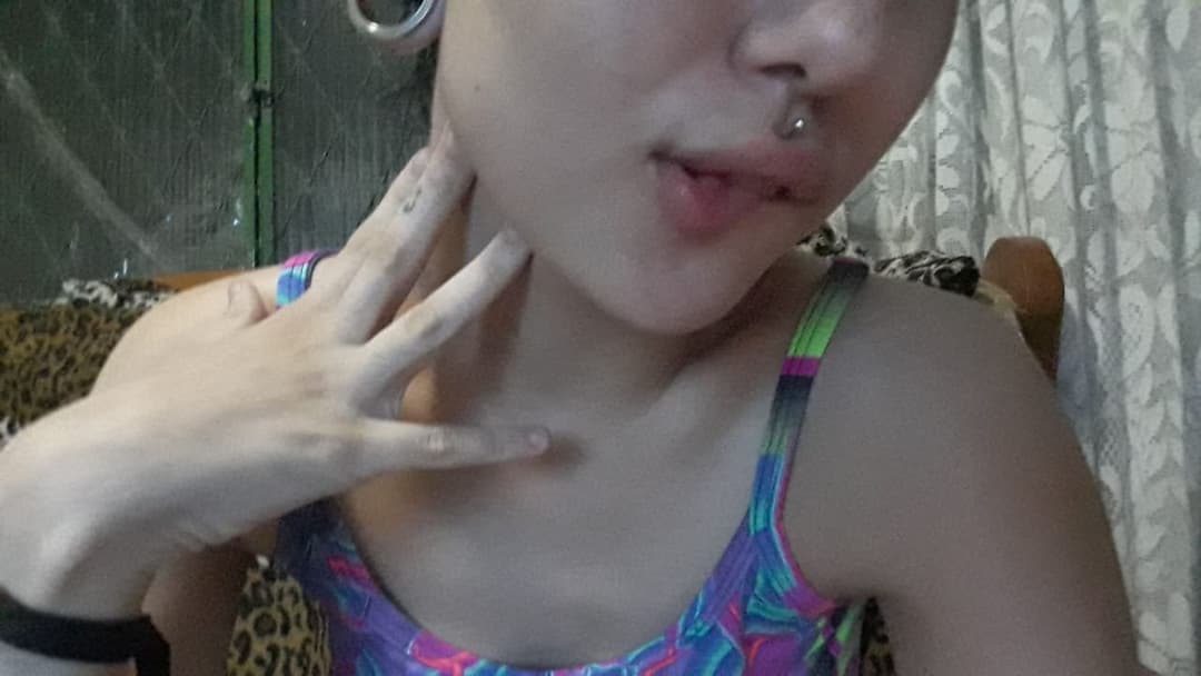 Rockeira puta mandou nudes pros amigos do ficante