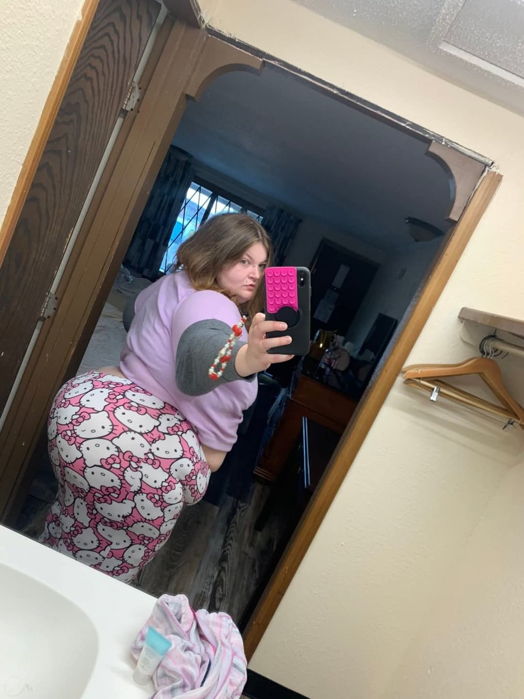 MASSIVE HUGE PAWG SSBBW BBW HUGE THICK BIG ASS GOONER MATERIAL