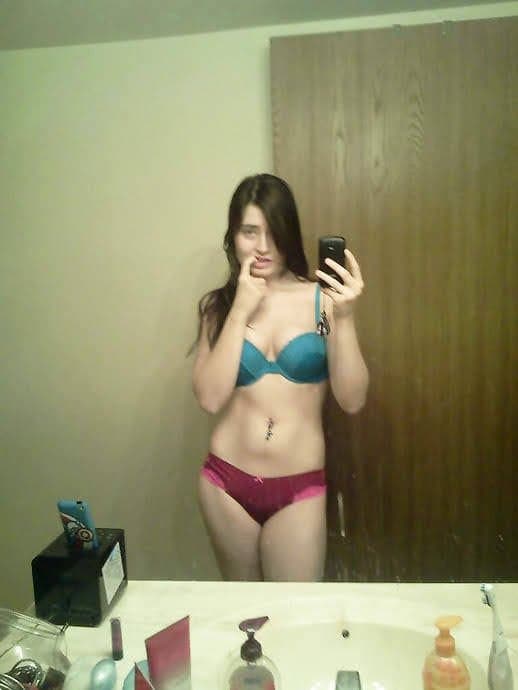 Click to view full size Kiara Nude