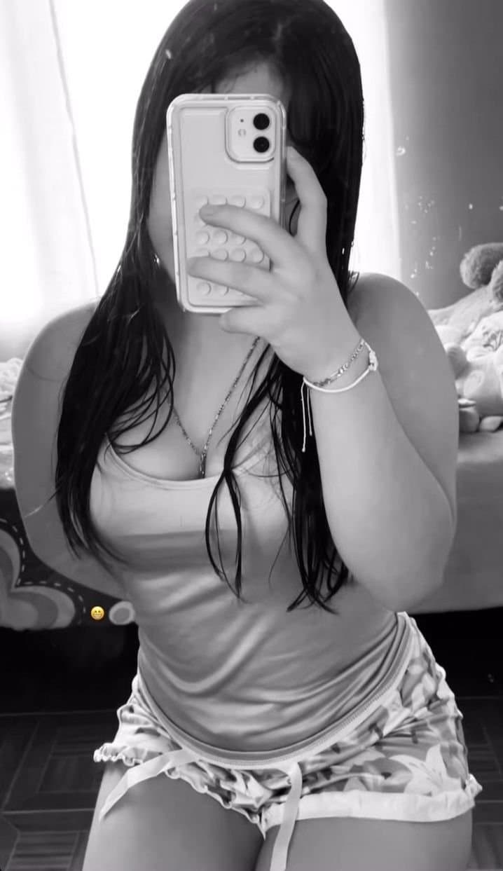 Puta pendejita adicta a la verga tetonsita y de culo rico exhibida