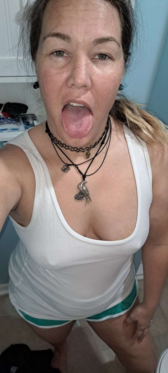 Dumb whore from the US wanted to become a webslut, if she gets popular ill send her info to people