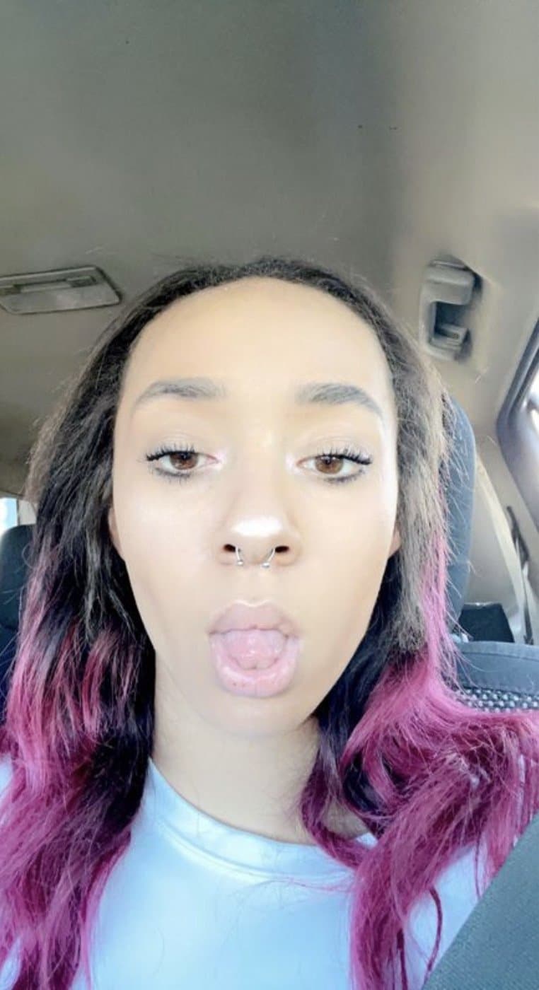 Click to view full size Ciarra from Kansas, has requested to be uploaded