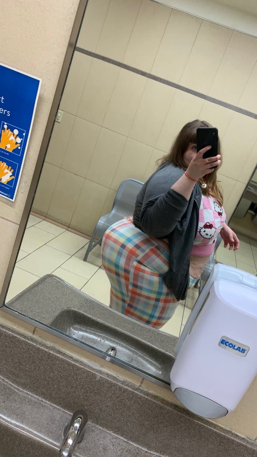 MASSIVE HUGE PAWG SSBBW BBW HUGE THICK BIG ASS GOONER MATERIAL