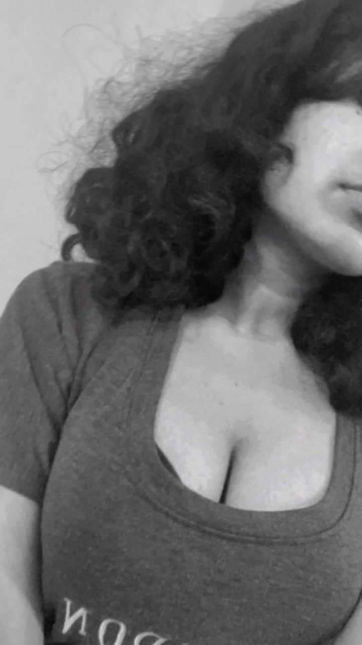 Sexy Hijabi Indian Gf sexy pics and vids leaked