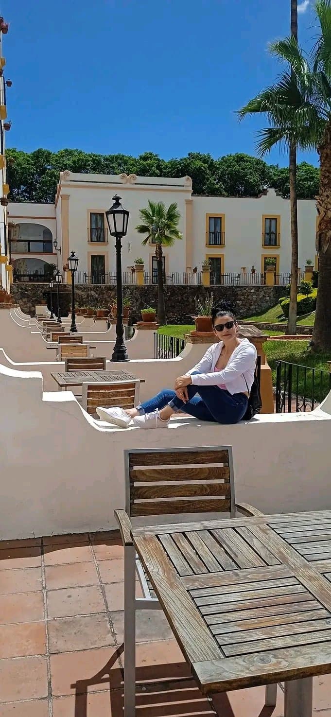 Vendedora mexicana sexi de Elektra