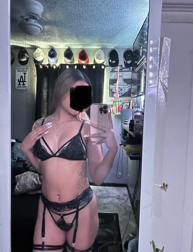 Latinas always got the prettiest pussy