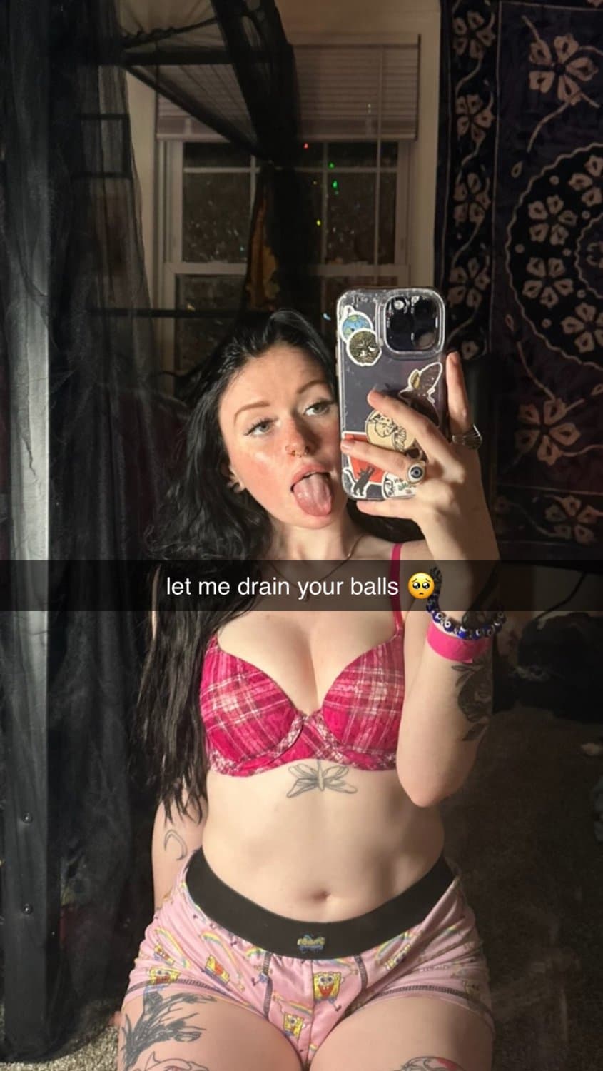 Click to view full size sexy pawg bitch cheating on her boyfriend