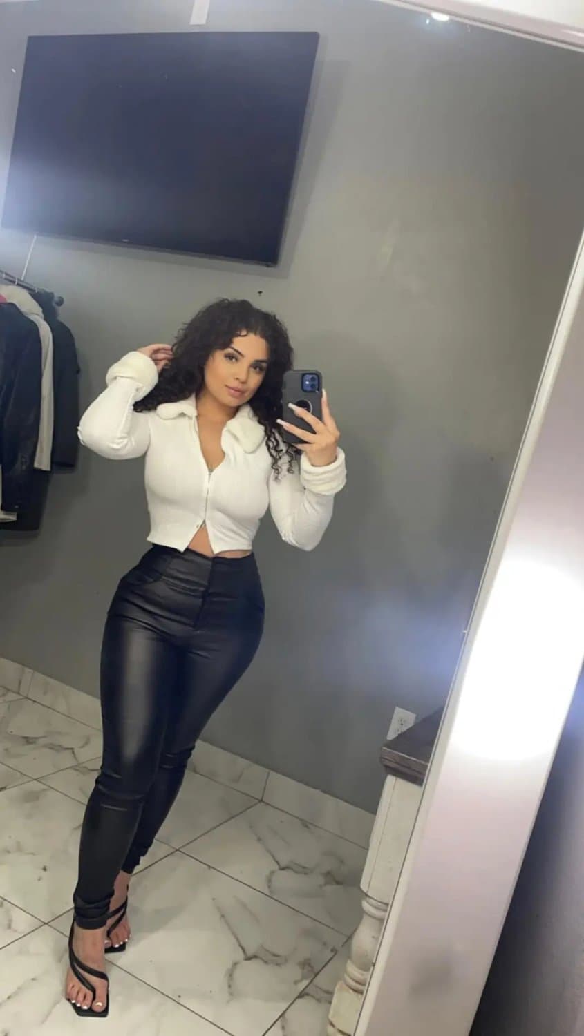 Everyone go message Serenity Vela on Facebook and tell her to start an Onlyfans