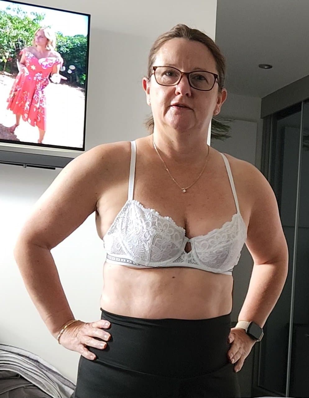 Watch this mature saggy milf shake her big ass, big belly and tiny tits? Which pic you want to see?