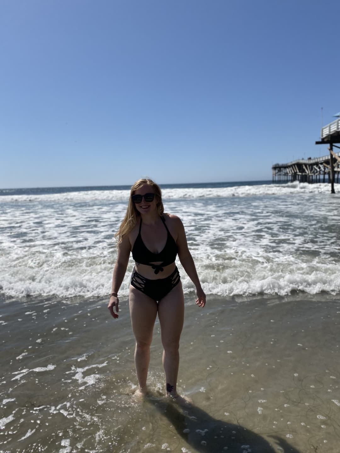 Flight attendant showing some thick blonde white babe action