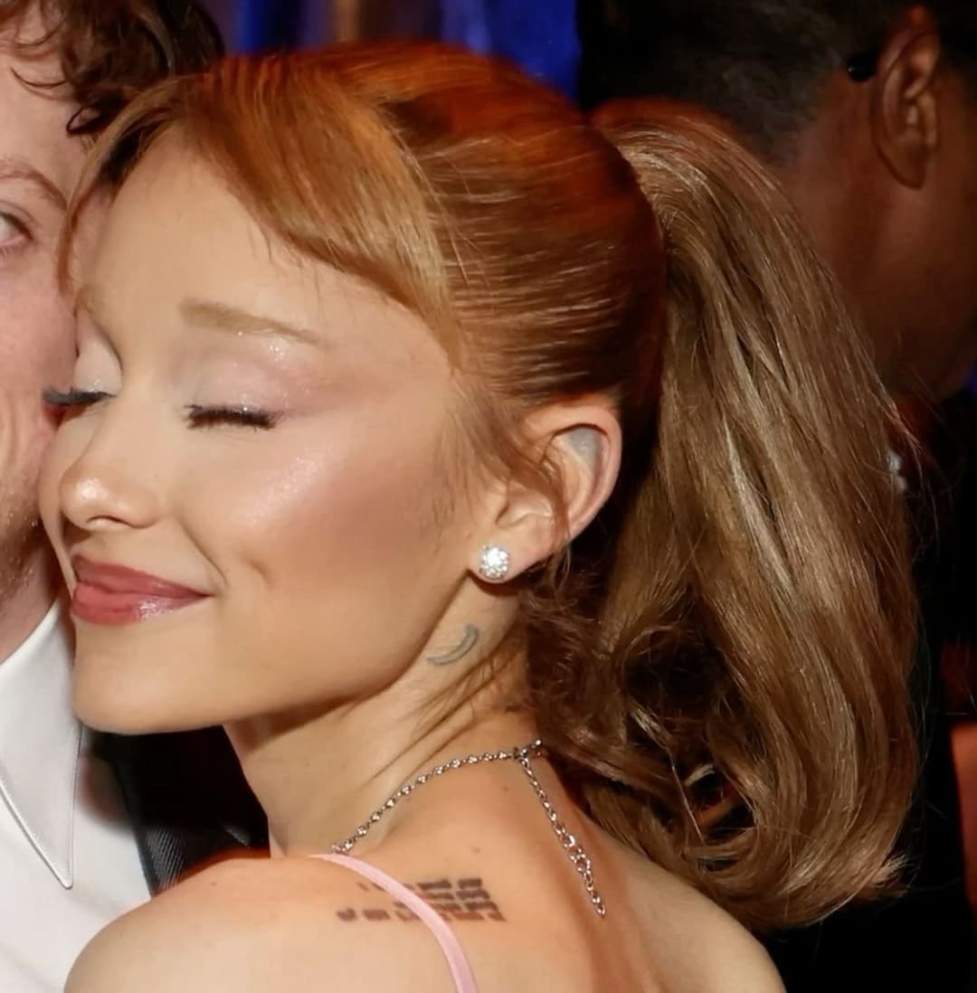 Ariana Grande 2025 face porn ?