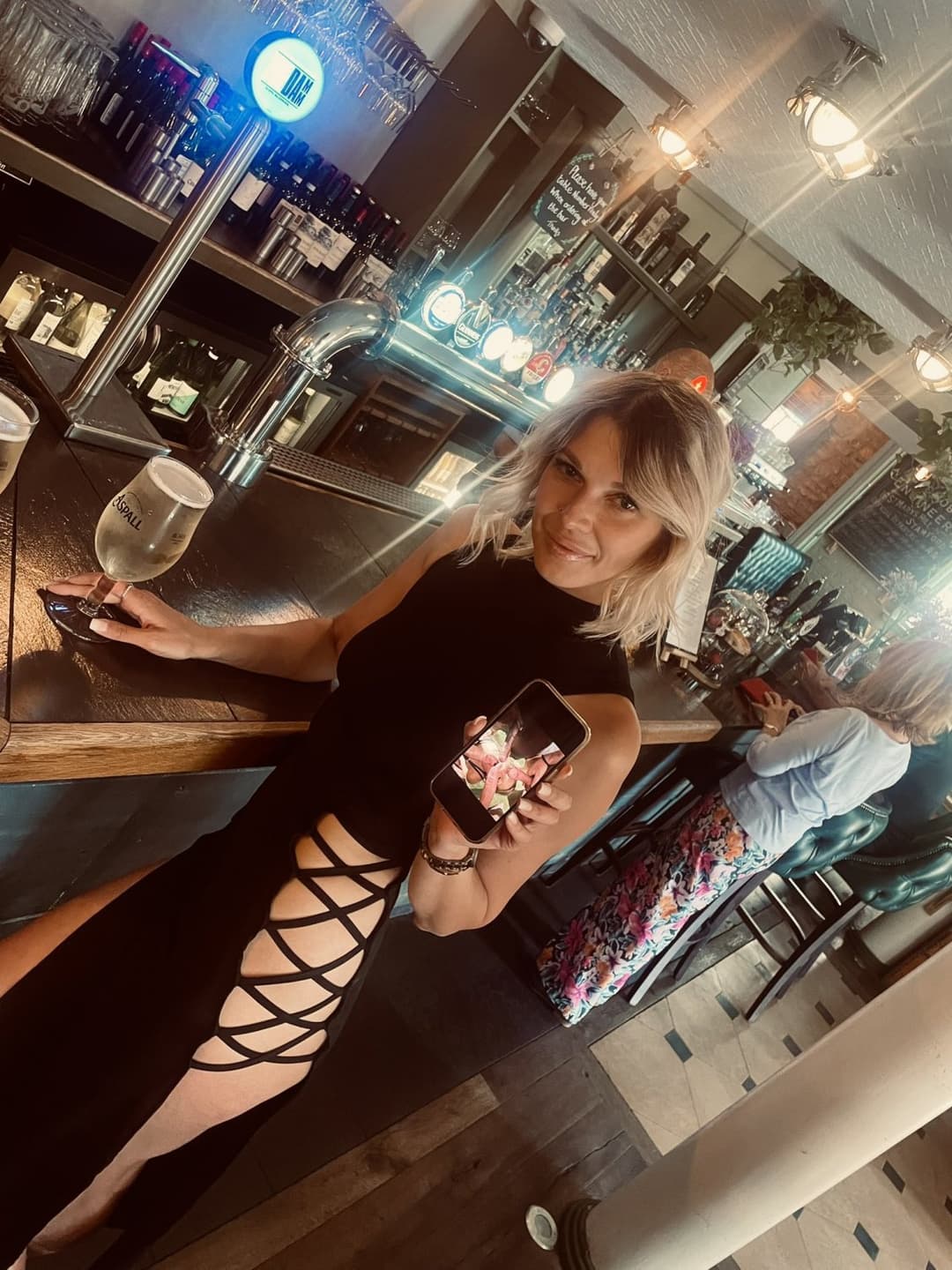 Click to view full size Man gives his wife a blowbang, Latvian angel young