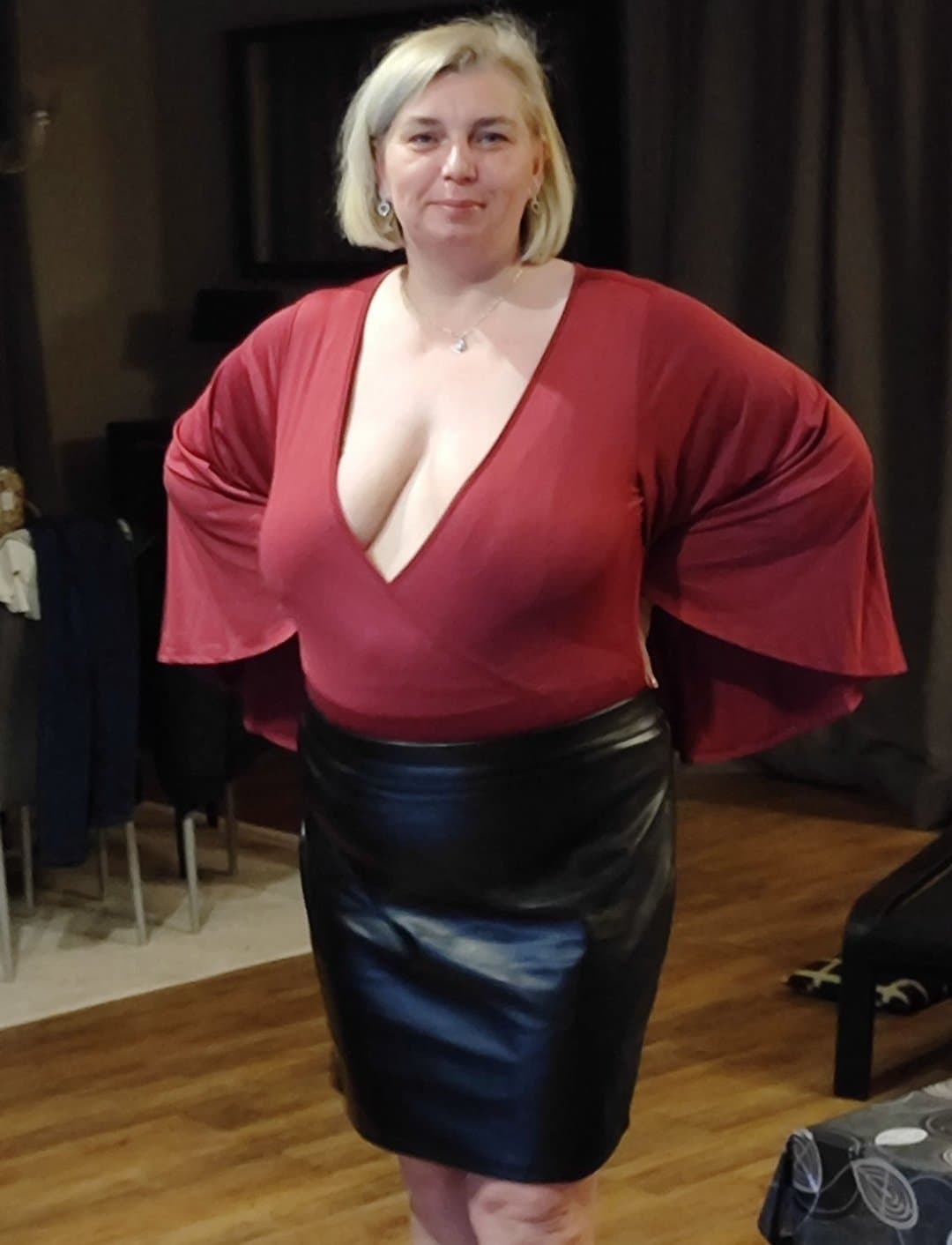 Click to view full size Belgium cumwhore Jessie from Limburg. Submissive willing all holes bare cumdump.