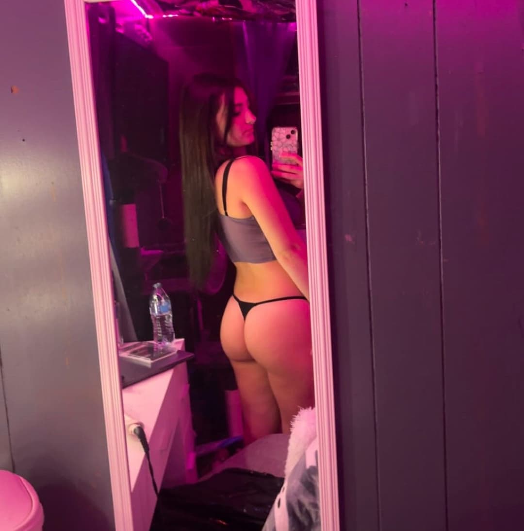 Kami, Sexy teen gets leaked