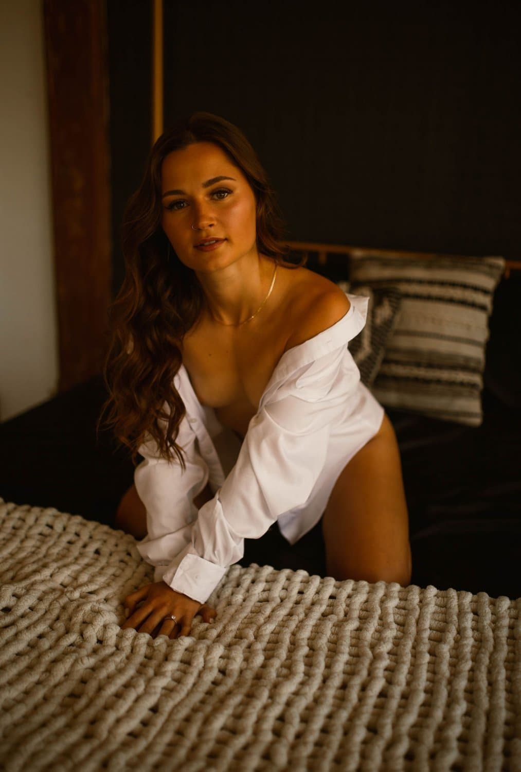 Skinny bubble butt brunette boudoir