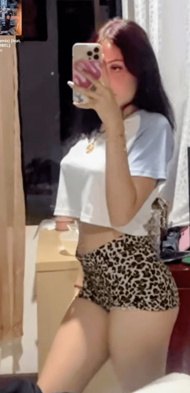 La sexy flaca tica y sus hermanas ?