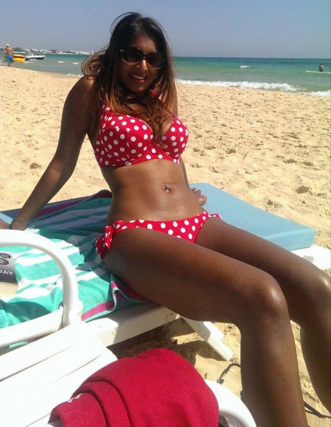 Dusky Busty Amateur UK British Indian swinger hotwife Priya