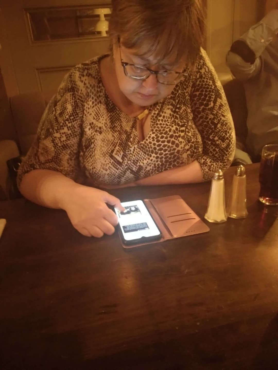 Chubby busty mom candid