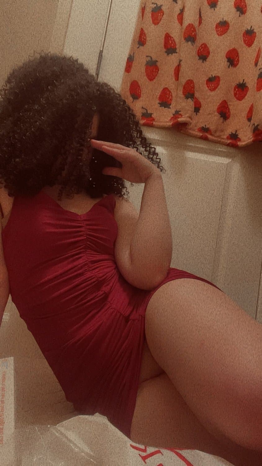 18yo webslut teases her virgin pussy