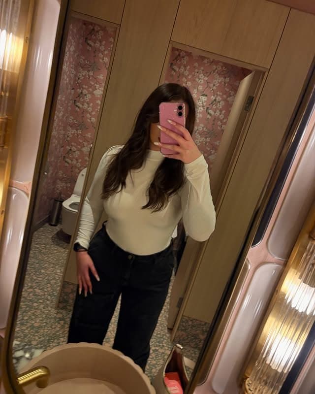 thick gym girl phoebe kitchen 22