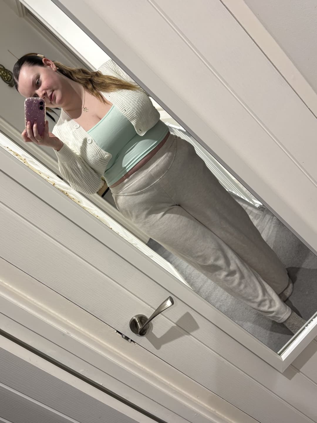 Find yourself a MILF who will film you cumming on her face