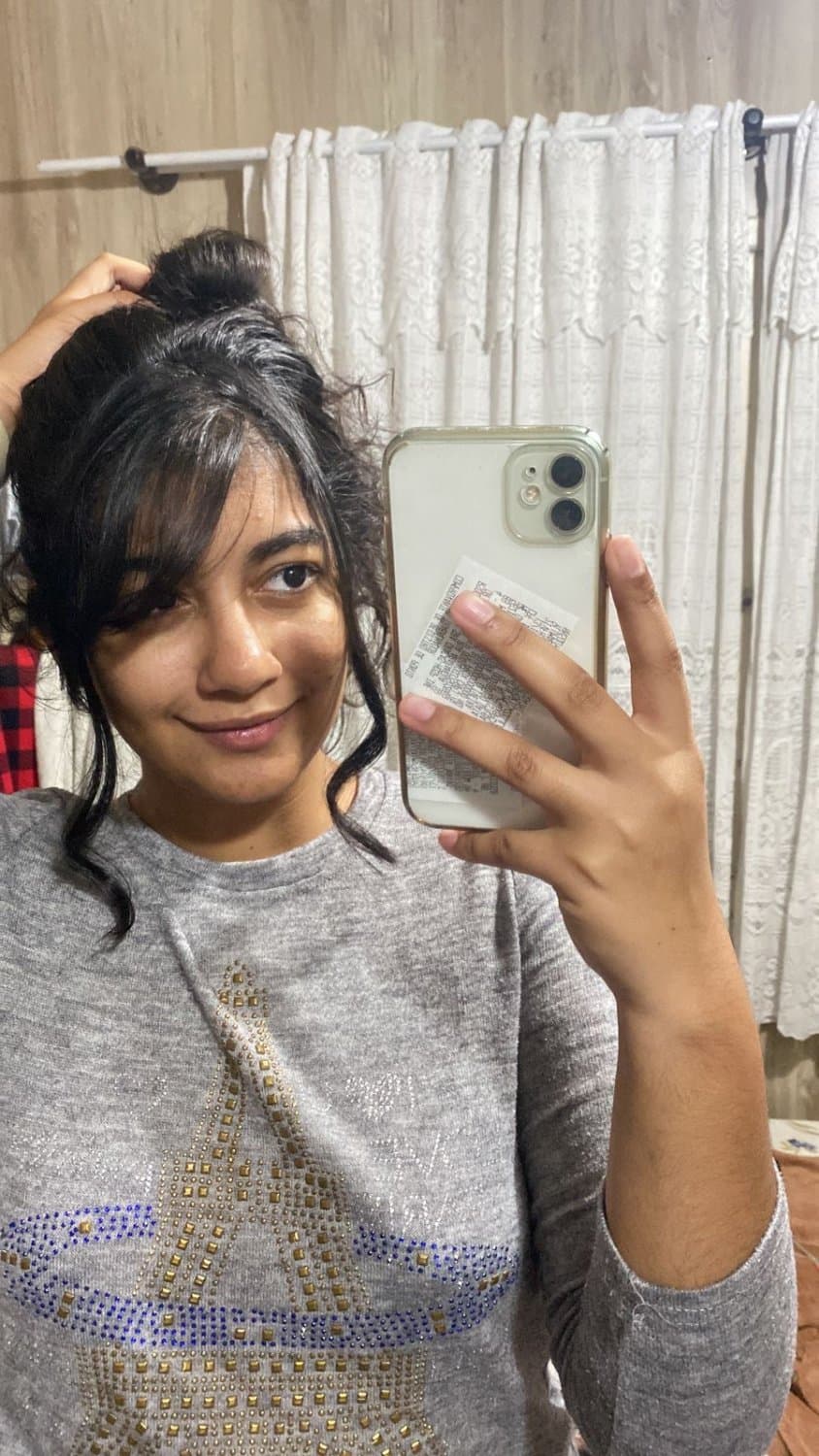 essa morena é uma maquina de quicar, tem uma buceta gigante, e gosta muito de porra na buceta pv