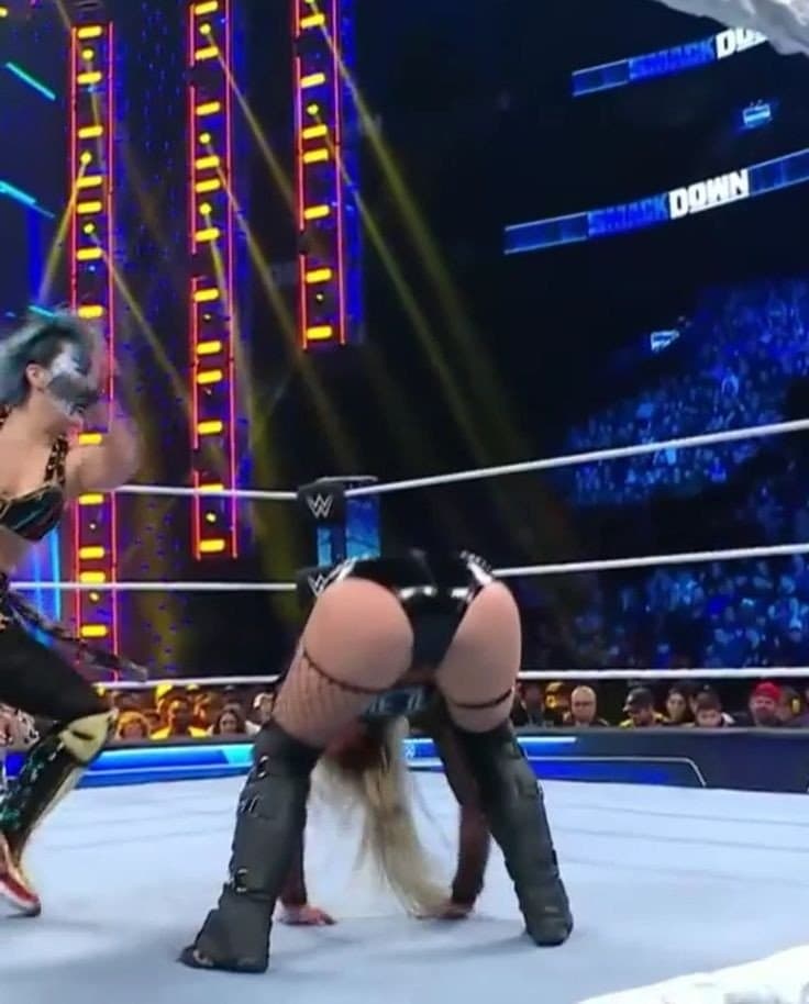 Quisiera darle a Liv un anal en ese culote que se carga