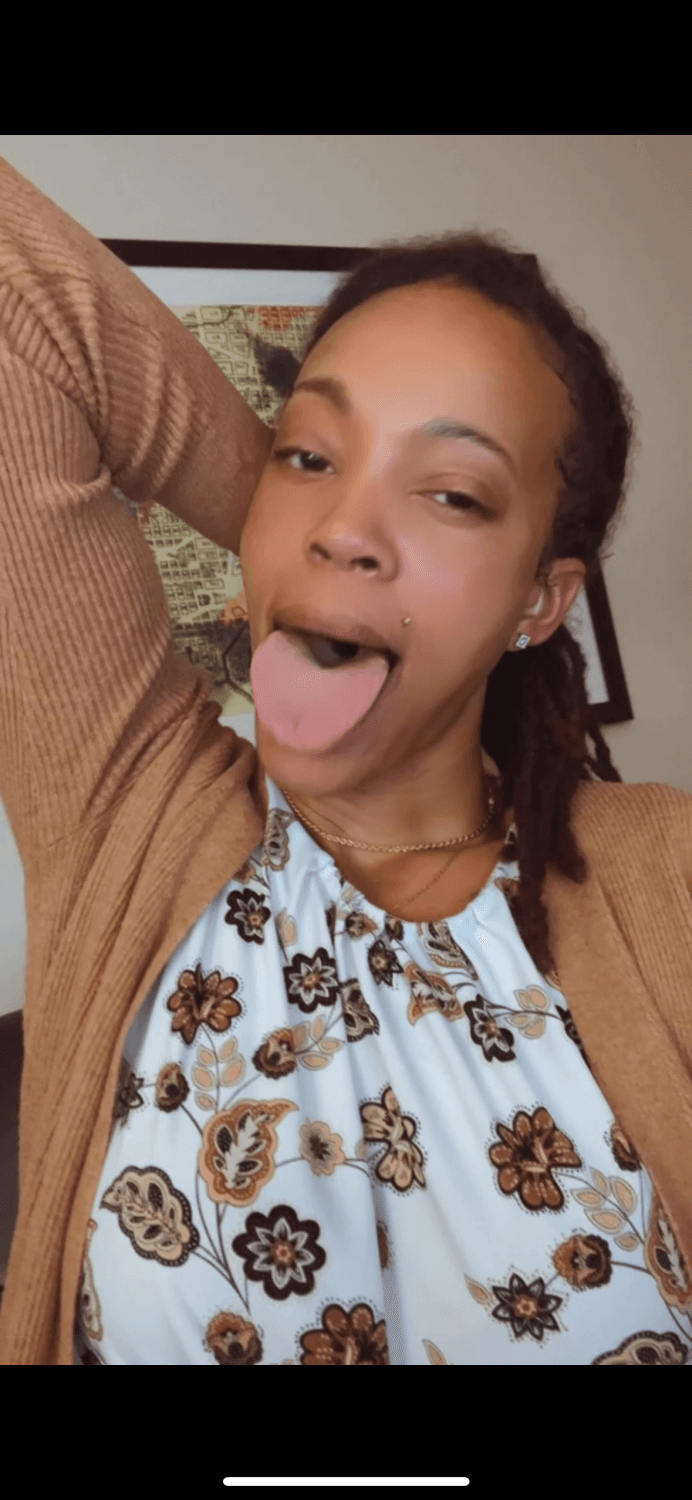 Long tongue big mouth I want head from this pretty girl