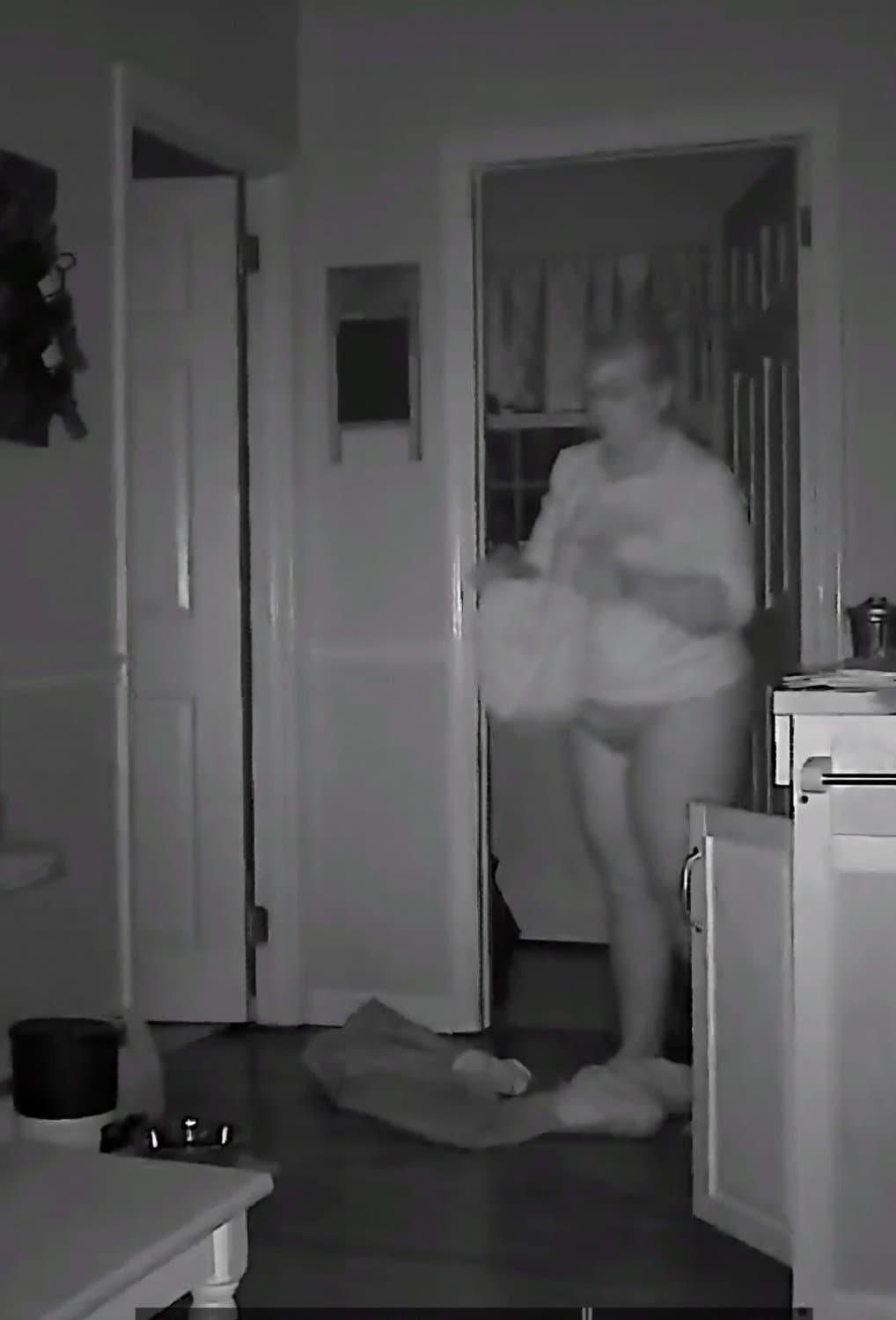 Pennsylvania Step Mom Tara and Daughter Annie Undress Small Tits Big Ass