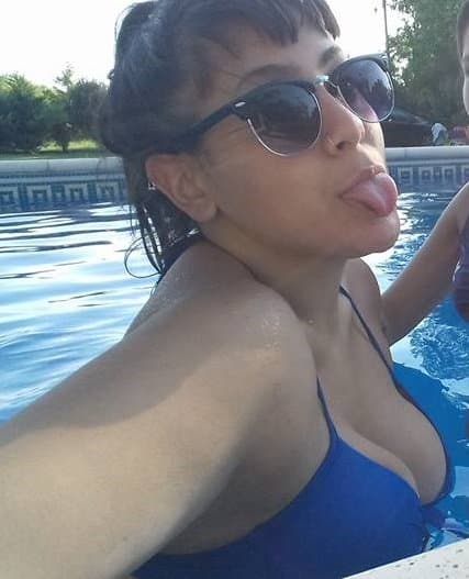 Sandra wants to be reposted everywhere