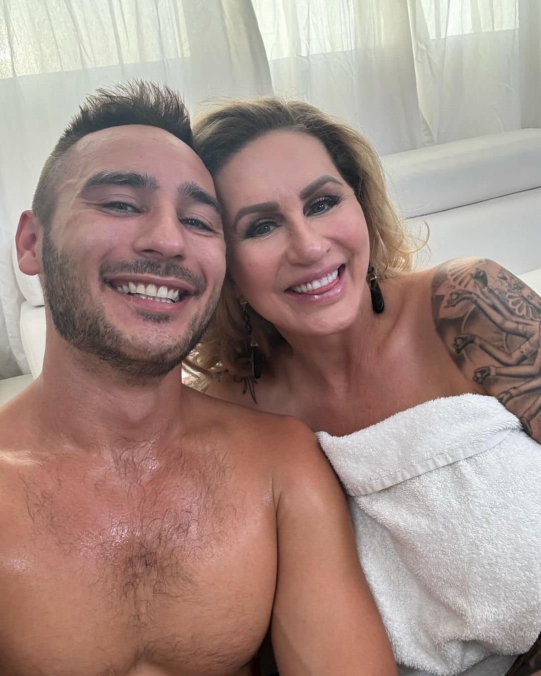 Los amigos de Mamá y mensajito para mí ??