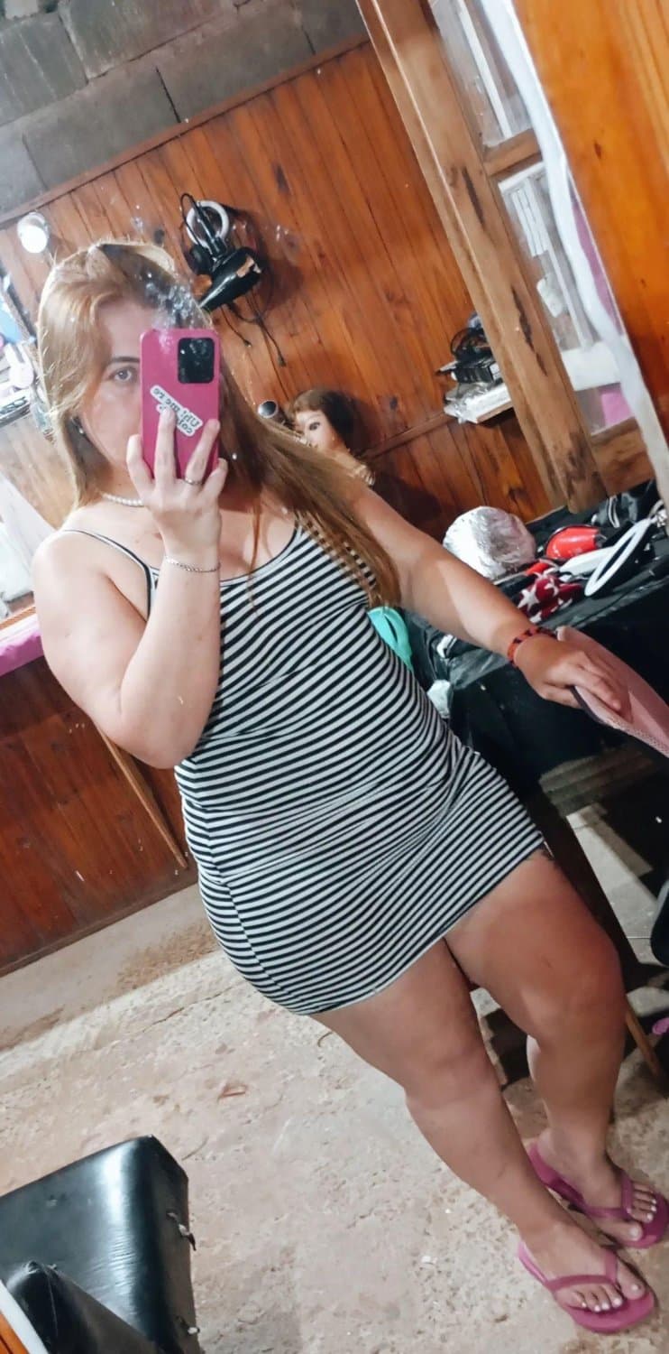 Linda gordibuena ig. Buscare sus fotos qe aparece en microtanga