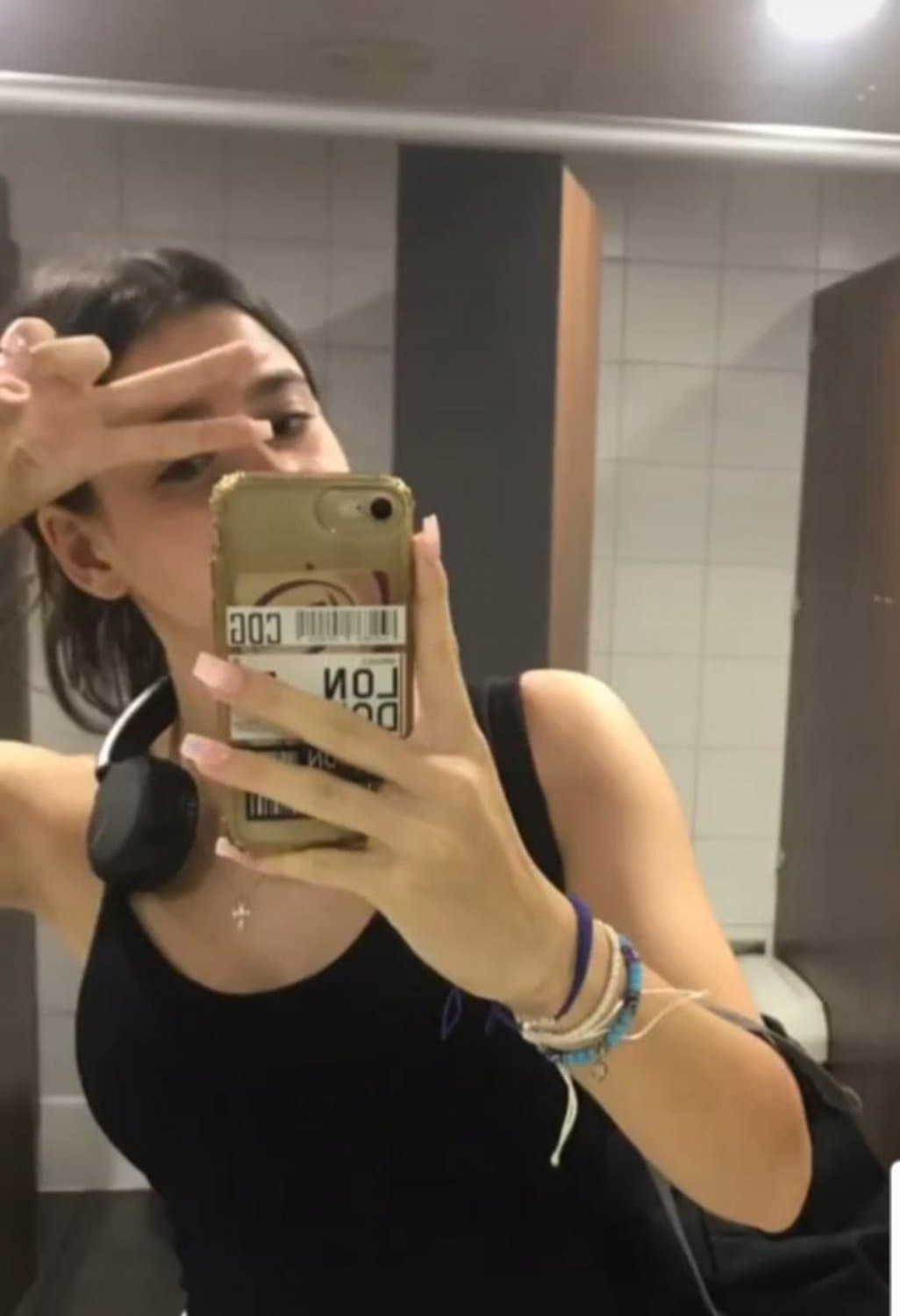 18yo Annabel loves to show off her teen body ;)