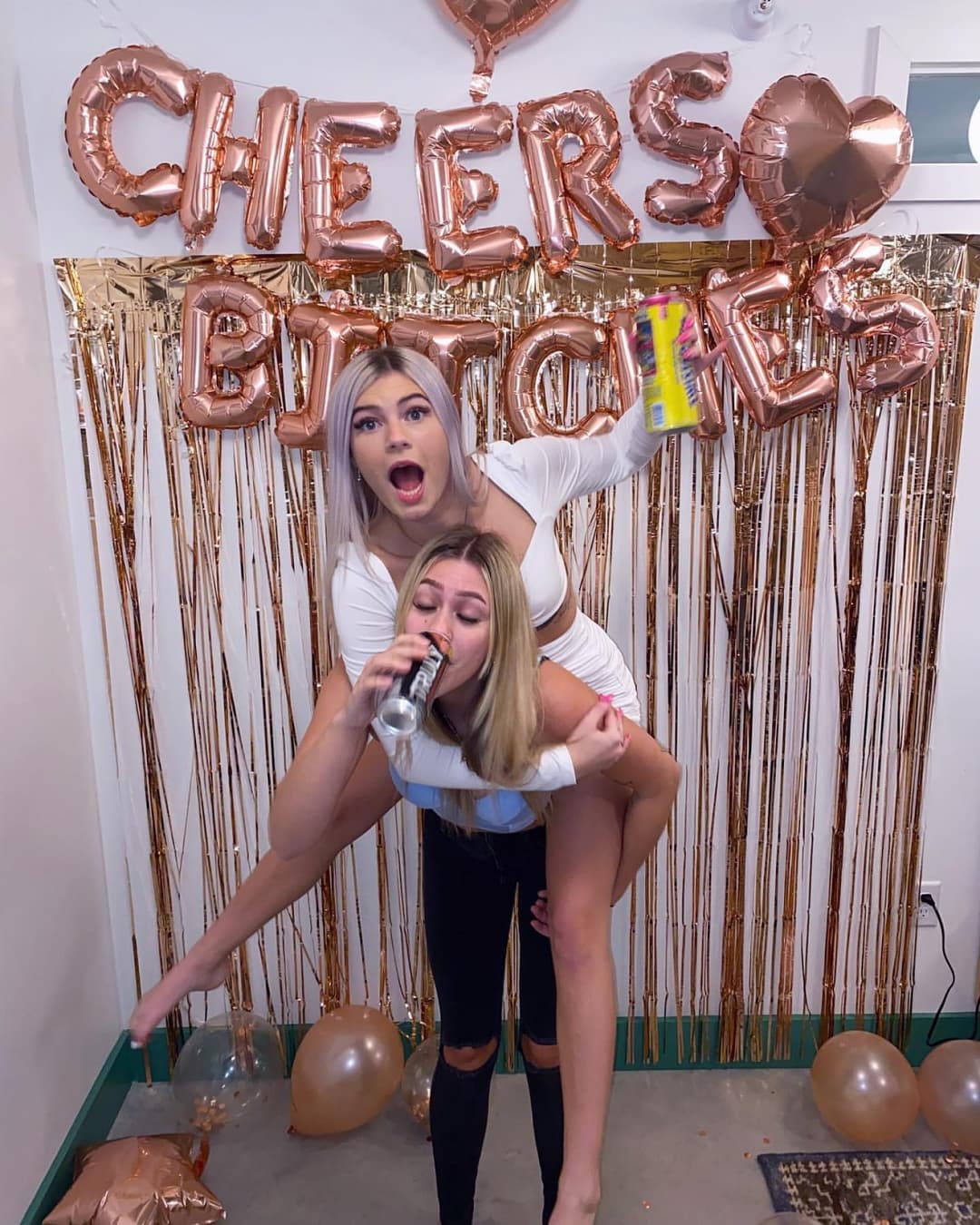 Sexy blonde friend shaking her booty nice (slo-mo)