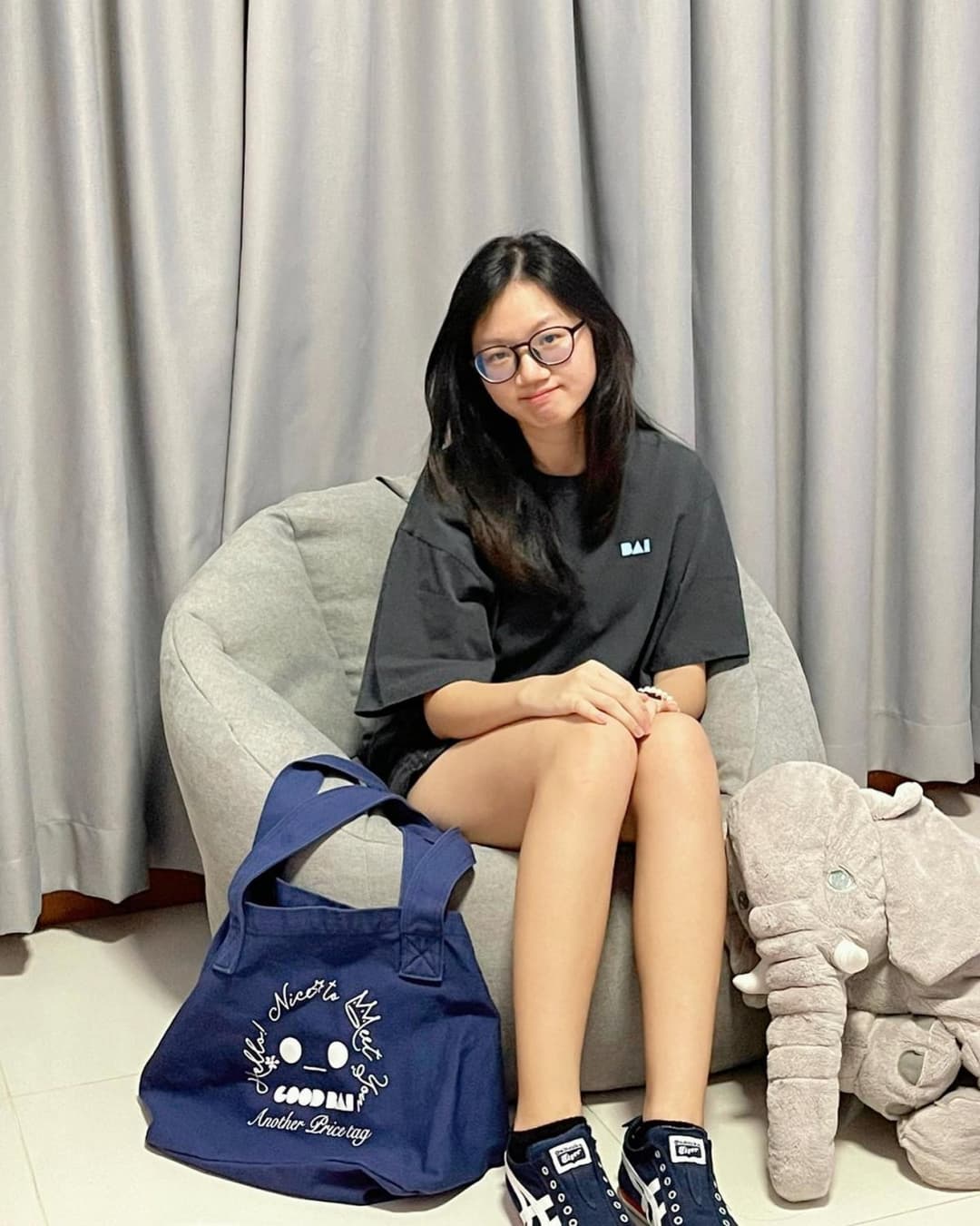Asian girl in glasses having amazing sex