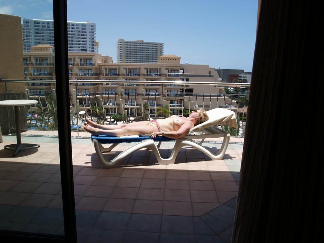 Candid pics of housewife Jen