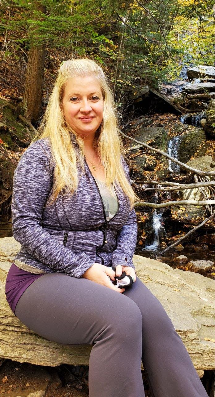 Lena the BBW PAWG wife loves to show off… 10 reposts unlocks pt 2