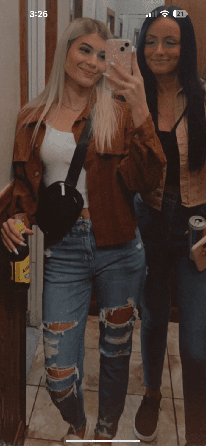 My crush just thanks this asshole with big muscles by kneeling down and sucking his big cock