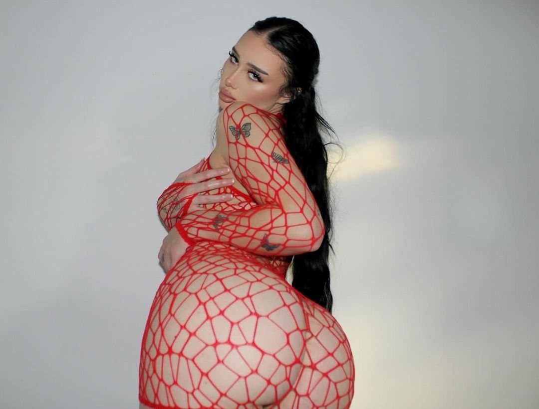 Amateur big ass tiktok goth teen fucks bbc in doggystyle inside the gym public bathroom