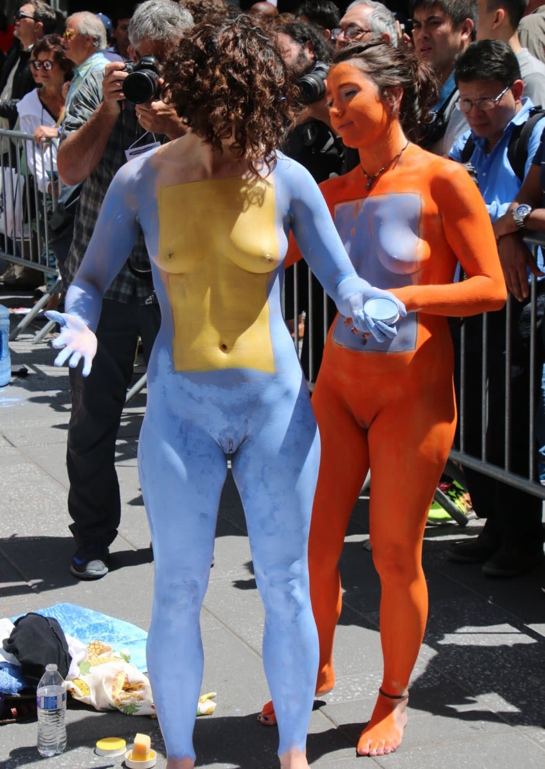 Pretty Nudist New Yorker Body Paint