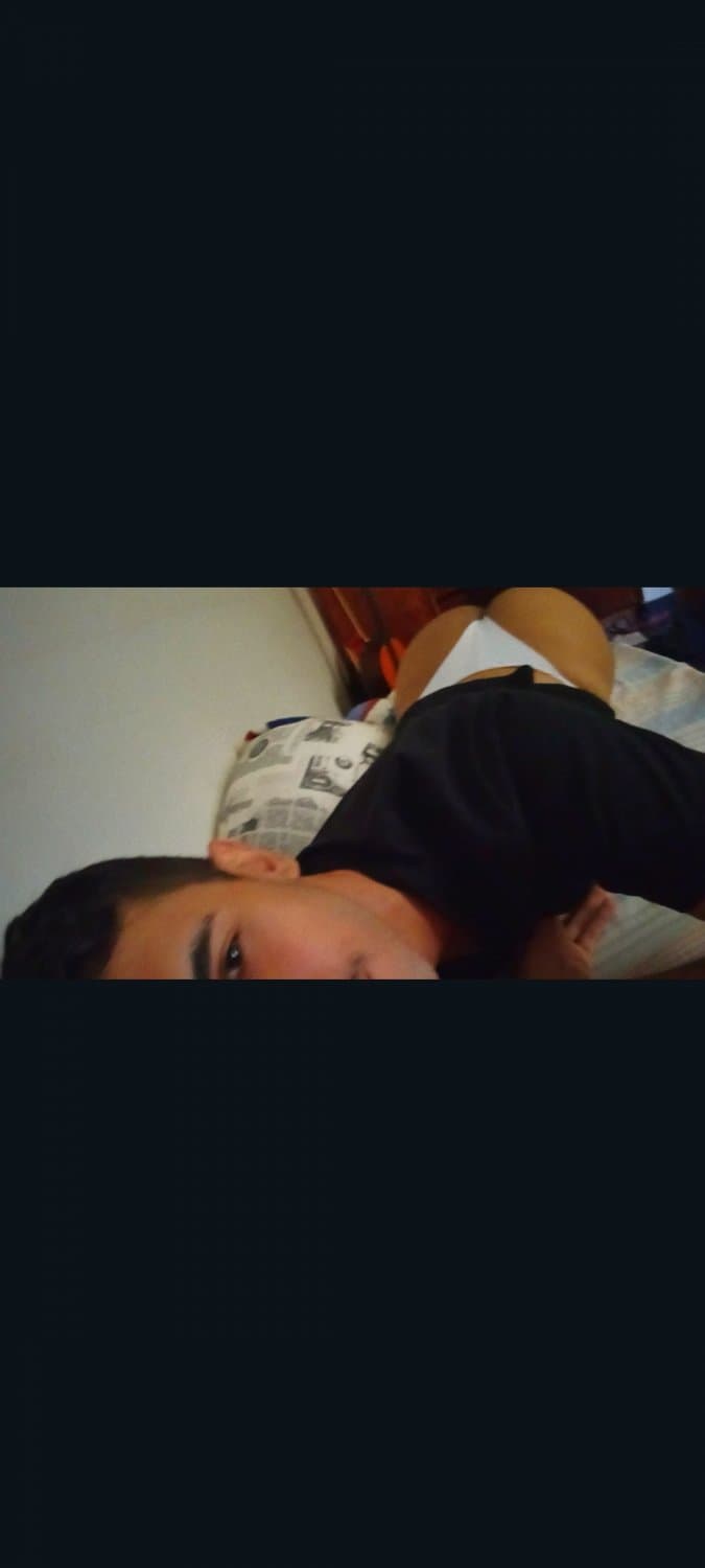 Novinho rabudo adora usar calcinha e crossdresser puto em casa e machao hetero na rua